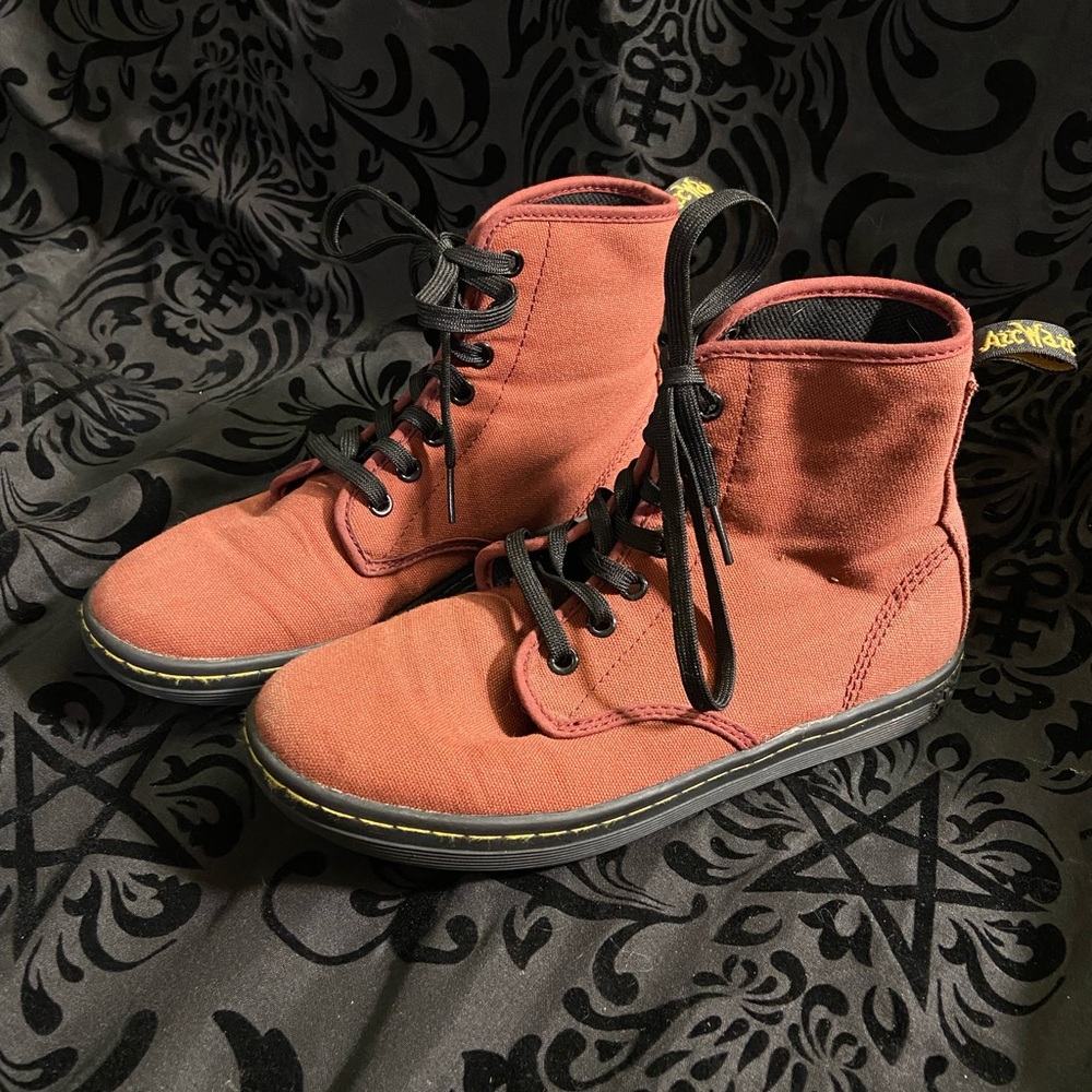 Dr marten shorditch booties